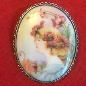 ANTIQUE! VICTORIAN PORCELAIN CAMEO BROOCH POPPIES